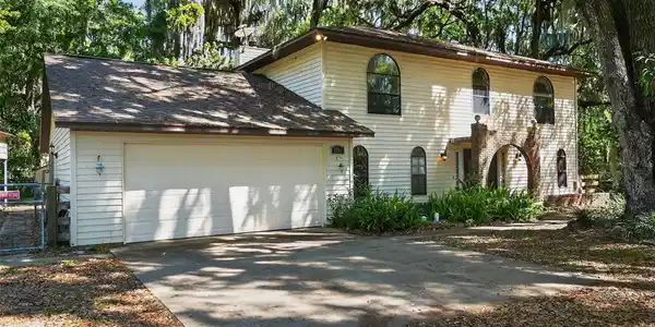 3380 LIONEL ROAD