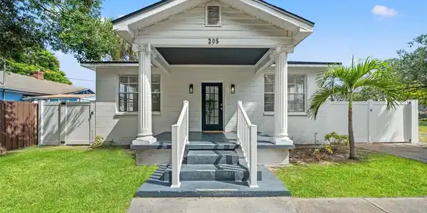 205 N WESTLAND AVENUE