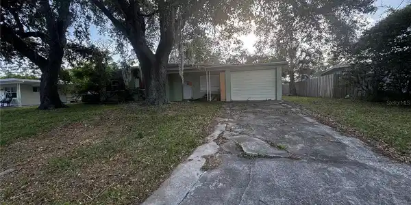 120 N HILLTOP DRIVE