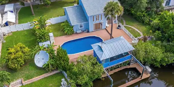 428 KLOSTERMAN ROAD W