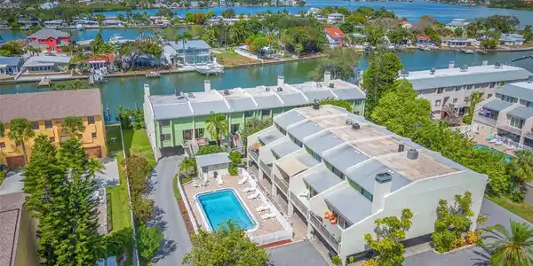 320 WINDRUSH BOULEVARD