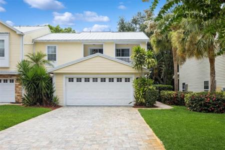 909 WOODBRIDGE COURT