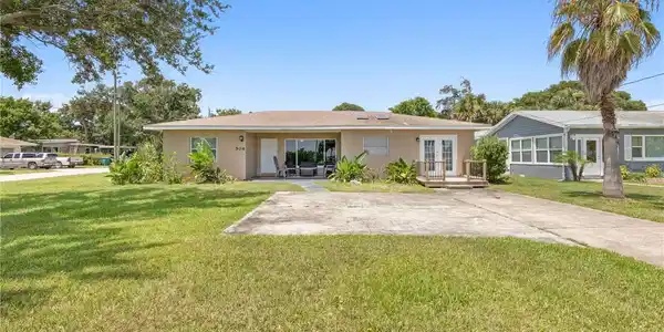 504 RIVERSIDE DRIVE