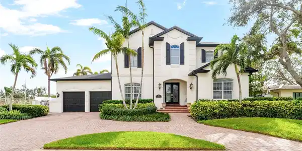 356 BELLEAIR DRIVE NE