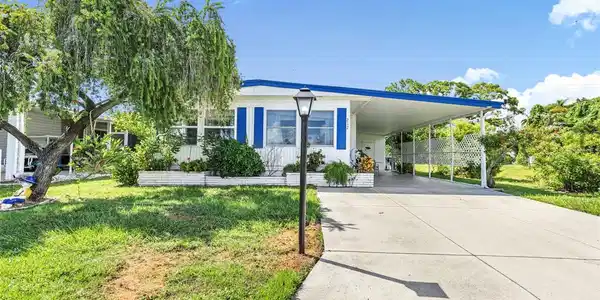 212 LA COSTA