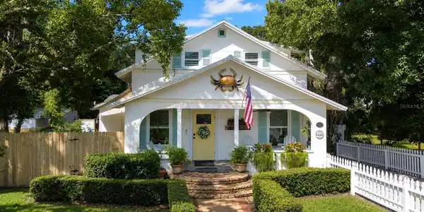 1112 PALMETTO STREET