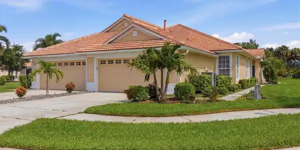 5613 HIDDEN OAK COURT