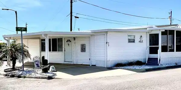 72 4TH AVENUE