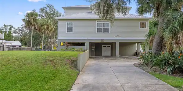 3625 N SUWANNEE POINT