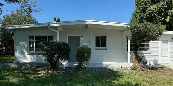 1876 MOSSWOOD DRIVE