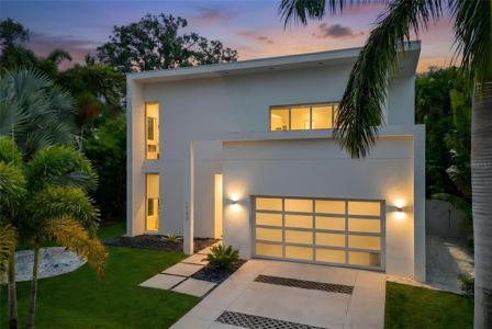 1732 SHORELAND DRIVE