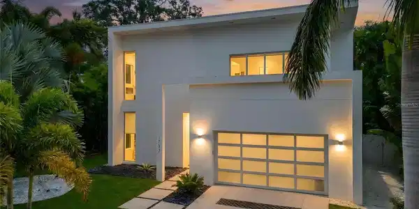 1732 SHORELAND DRIVE