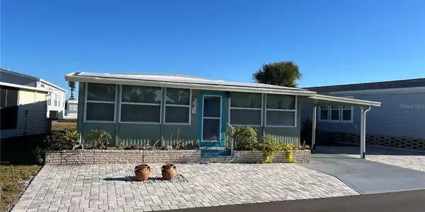 712 ROMA ROAD