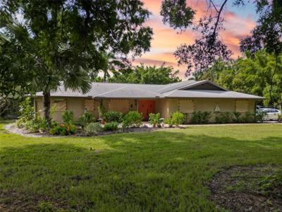 1525 17TH STREET W