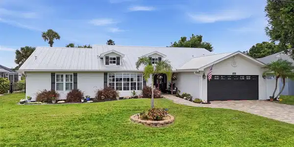 425 CORRIENTES CIRCLE