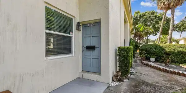4506 LA CAPRI COURT