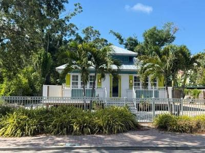 1207 13TH AVENUE W