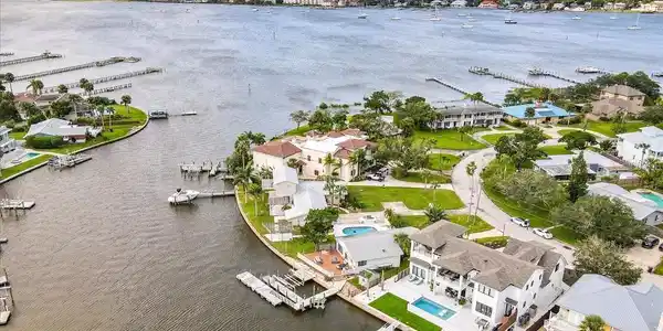 93 DOLPHIN DRIVE