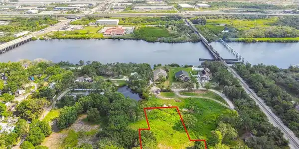 5116 PALM RIVER ROAD