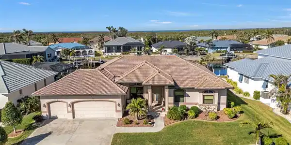 3411 CURACAO COURT