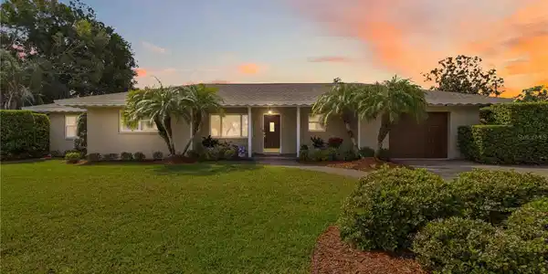 2068 SUNNYSIDE LANE
