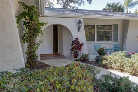 511 CRYSTAL BEACH AVENUE