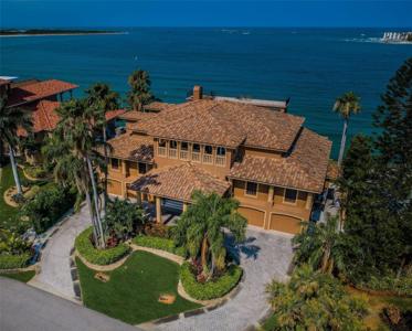806 COLUMBUS DRIVE