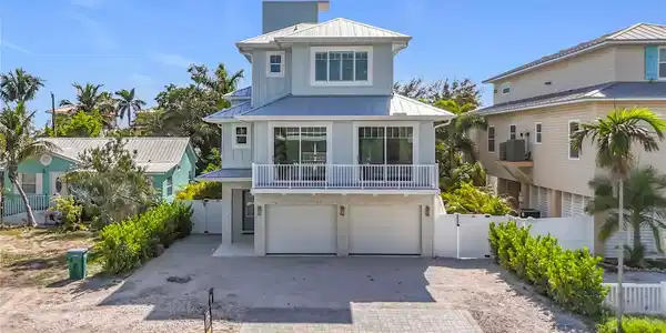 2918 GULF DRIVE
