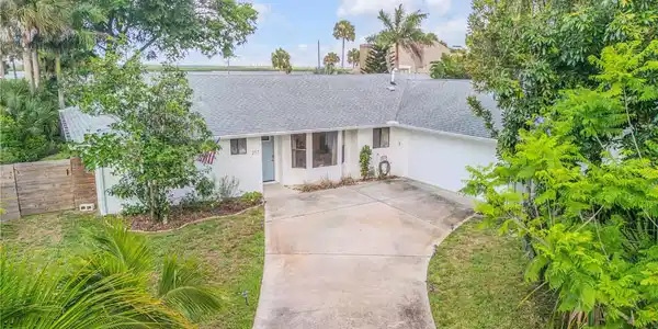 207 FRANCIS DRIVE