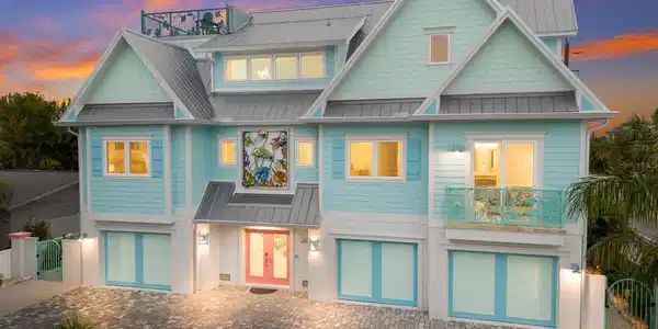 118 MANGROVE AVENUE