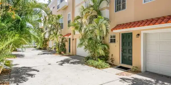 509 S MATANZAS AVENUE