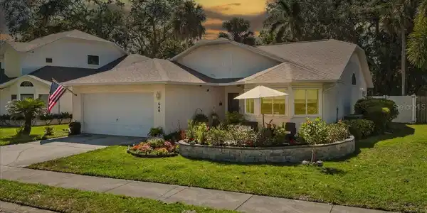 640 LAKEWOOD LANE
