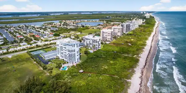 2700 N HIGHWAY A1A