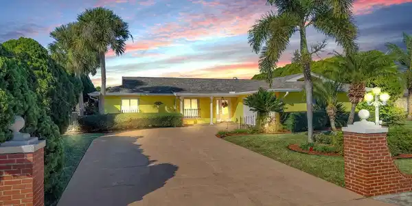 6508 SOLITAIRE PALM WAY