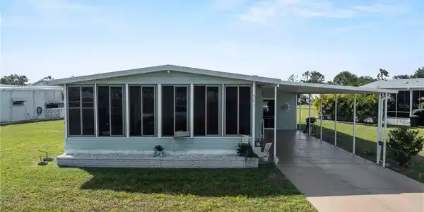 425 BOXWOOD DRIVE