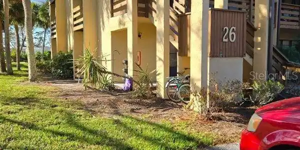 26 QUAILS RUN BOULEVARD