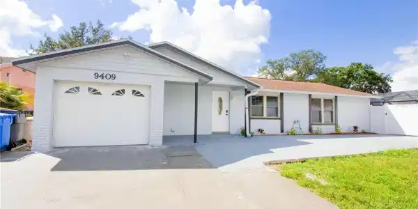 9409 LONSDALE COURT