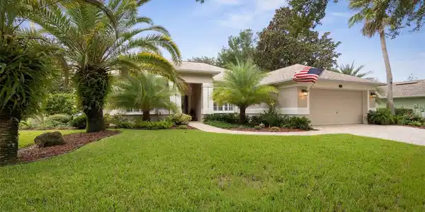 10 OASIS CIRCLE