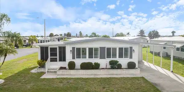 522 PARKWOOD AVENUE