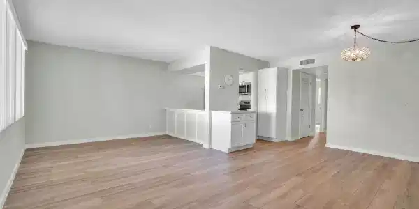 2525 BAY