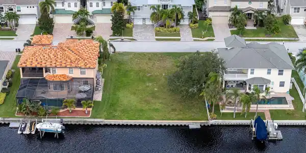 316 MANATEE LANE