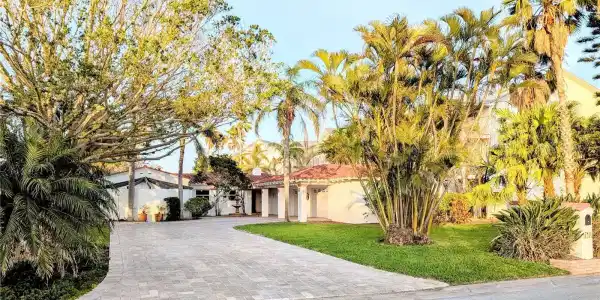 173 BATH CLUB BOULEVARD N