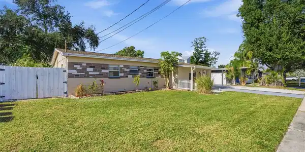 318 COUNTRY CLUB DRIVE