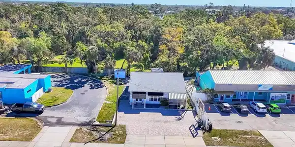 109 TAMIAMI TRAIL S