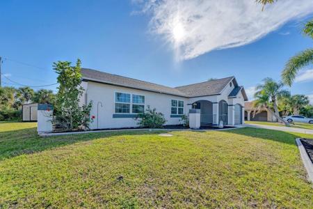 18091 EAU GALLIE CIRCLE
