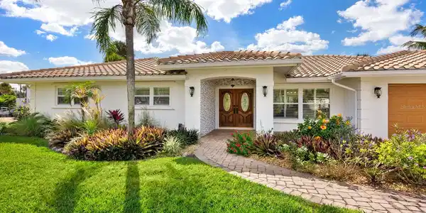 5348 SHADOW LAWN DRIVE