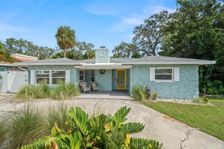 910 PALMETTO DRIVE