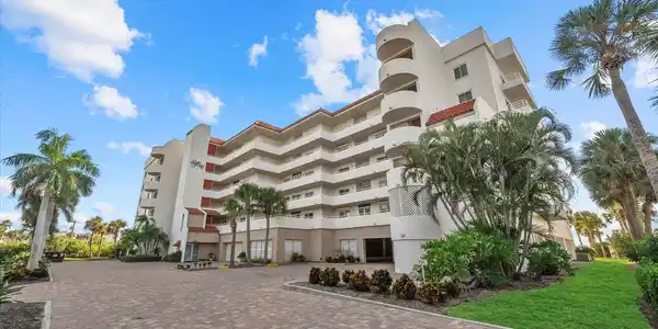 550 W FLAMINGO DRIVE