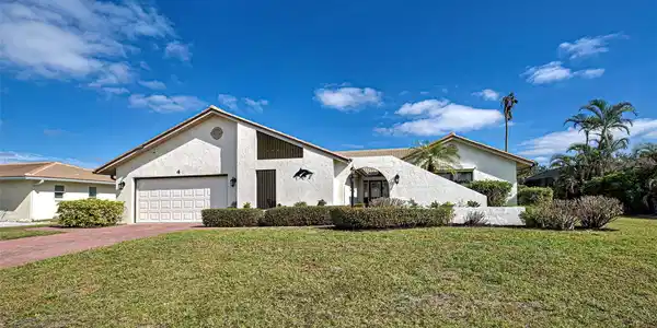 4 DOVER DRIVE