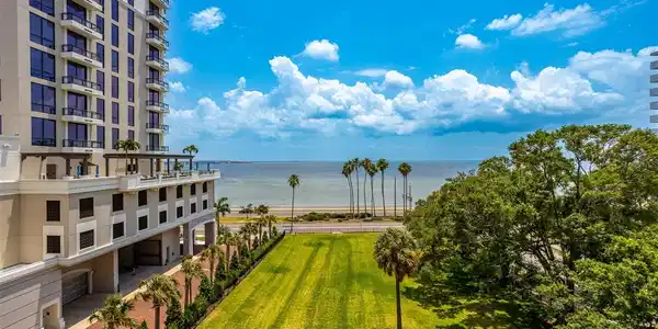2109 BAYSHORE BOULEVARD